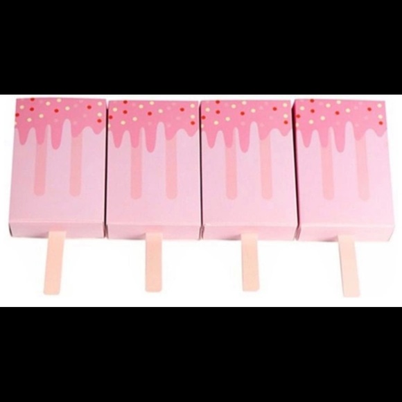 Lip Kit - Picture 1 of 5